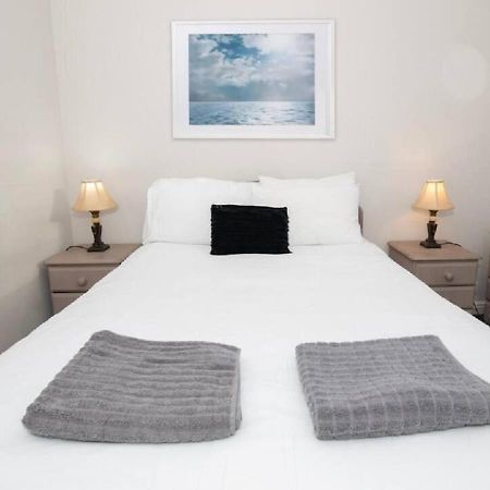 Cormorant - Beautiful 2 Bed Apartment With Sea Views Old Town Scarborough Eksteriør billede